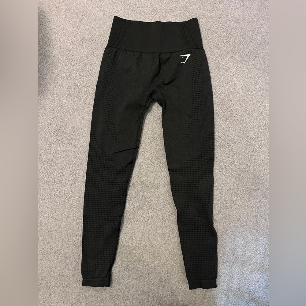 Black GYM SHARK Leggings
